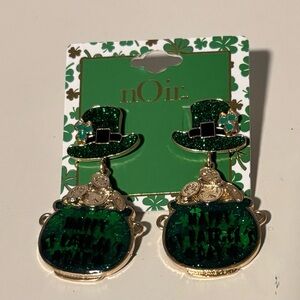 nOir Happy St.Patrick’s Day Pot O’ Gold dangling on leprechaun hat post earrings